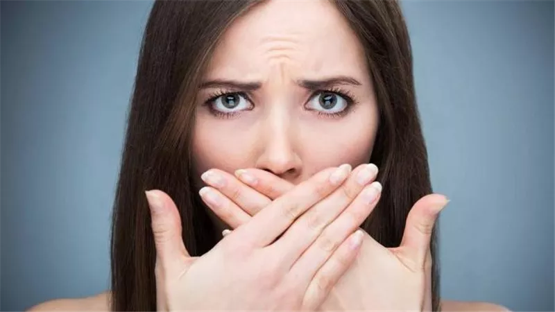 تخلص من الإحراج.. 4 وصفات طبيعية للقضاء على رائحة الفم الكريهة