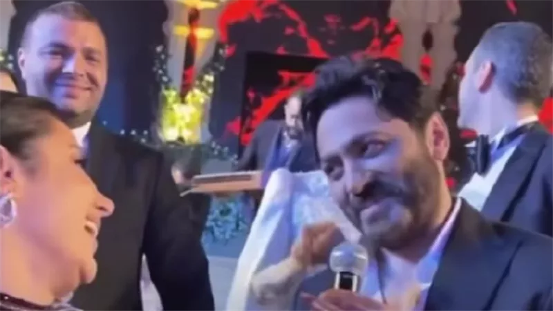 أخدتني على خوانة.. رضوى الشربيني تتوعد تامر حسني بسبب «سي السيد» | شاهد