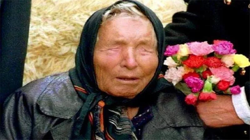 ظهور «سيد العالم» وحرب نووية وشيكة.. توقعات جديدة مرعبة للعرافة العمياء 