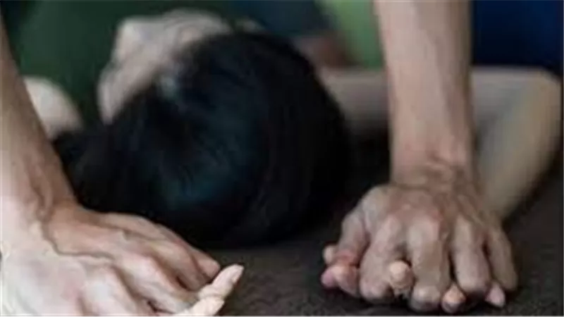 استغل وحدتها وحداثة سنها..المشدّد 15 سنة لعامل هتك عرض ابنة شقيقه مرتين في الجيزة