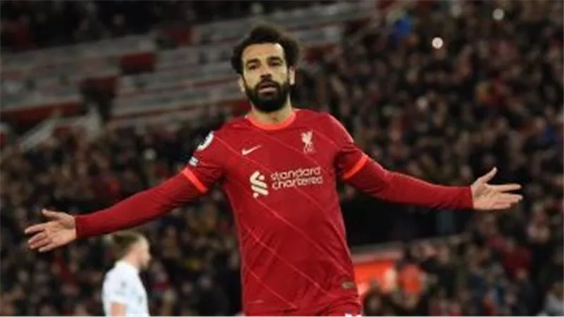 عرض خيالي من هذا النادي.. هل يصبح محمد صلاح الأغلى في تاريخ كرة القدم ؟