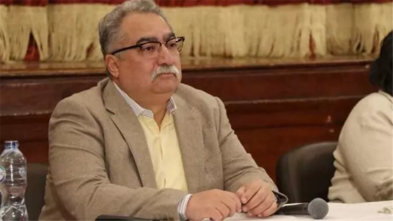 «كائن متحمل فيها صلابة وليونة وأنوثة».. إبراهيم عيسى: البقرة تستاهل التقديس | فيديو