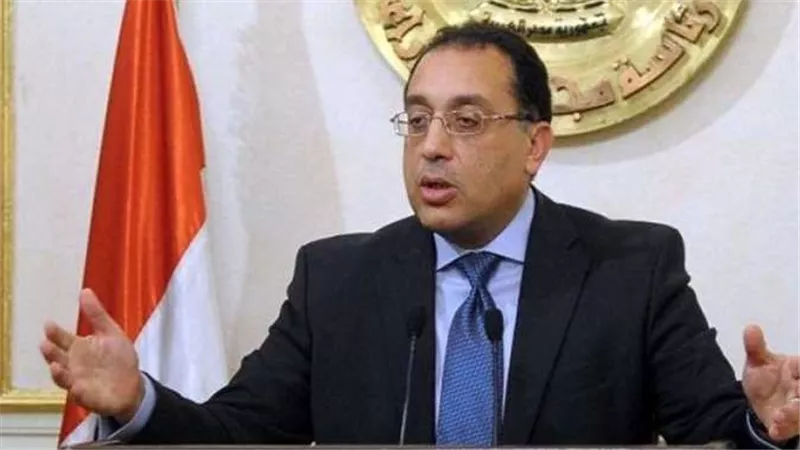 أبرزها تبكير تطبيق زيادة المرتبات والمعاشات.. رئيس الوزراء يصدر 8 قرارات للتخفيف عن المواطنين
