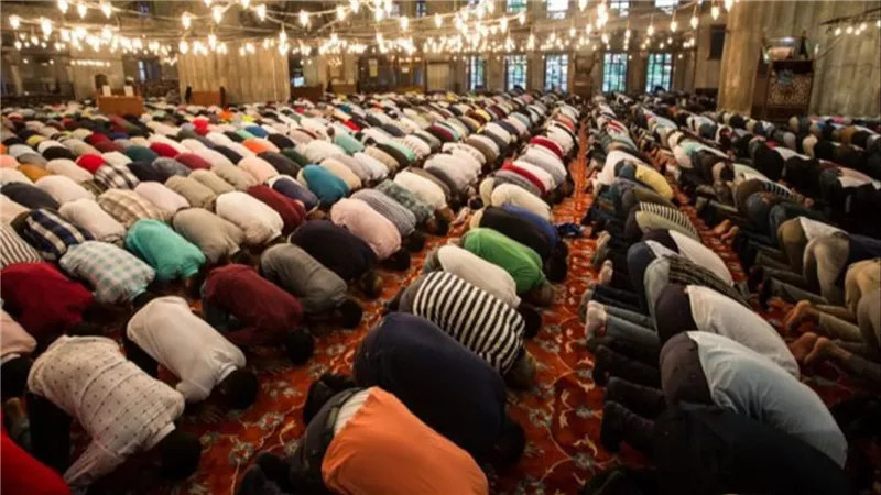 بعد تصريحات أمين الفتوى الأخيرة.. هل صلاة التراويح 8 ركعات في مساجد مصر بدعة؟ | فيديو