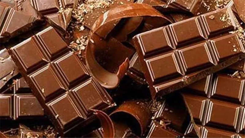 بيان عاجل من النيابة يكشف حقيقة تداول شيكولاتة بالحشيش في مصر