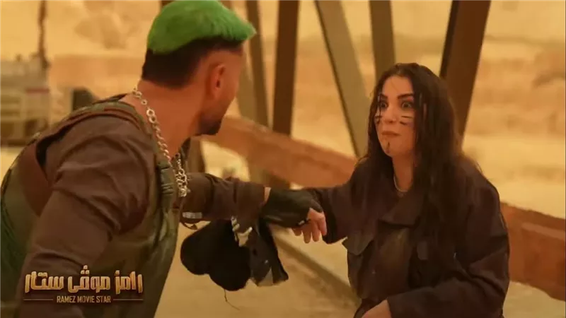 لابسة بتمان ولاّ بدلة غطس..رد فعل الفنانة درة بعد اكتشاف مقلب رامز موفي ستار | فيديو