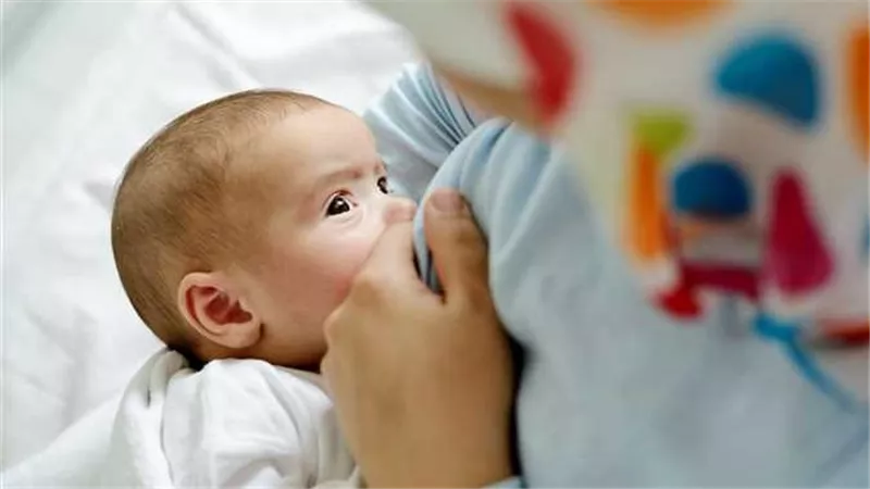 بعد أول وفاة وظهوره بـ 12 دولة.. أعراض التهاب الكبد الغامض الذي يصيب الأطفال