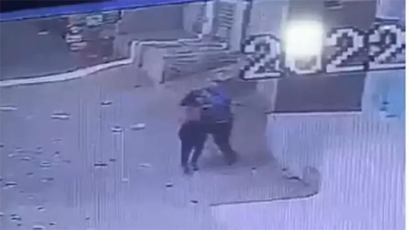  أقامت دعوى خلع.. زوج يشوه وجه زوجته بـ 50 غرزة انتقاما منها بكرداسة