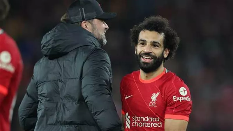 بعد تجديد عقده مع ليفربول.. كلوب يوجه رسالة نارية لـ محمد صلاح ومانى 