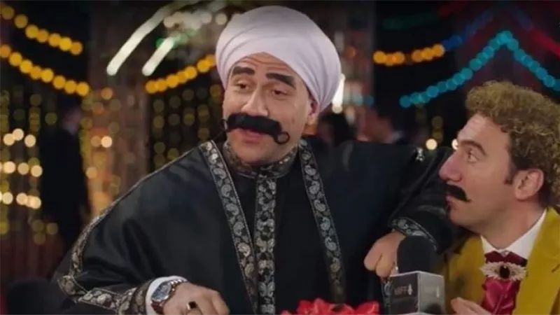 هنا سأسكت قليلا.. حكاية مغازلة الكبير أوي لـ شيرين رضا بمهرجان المزاريطة | فيديو