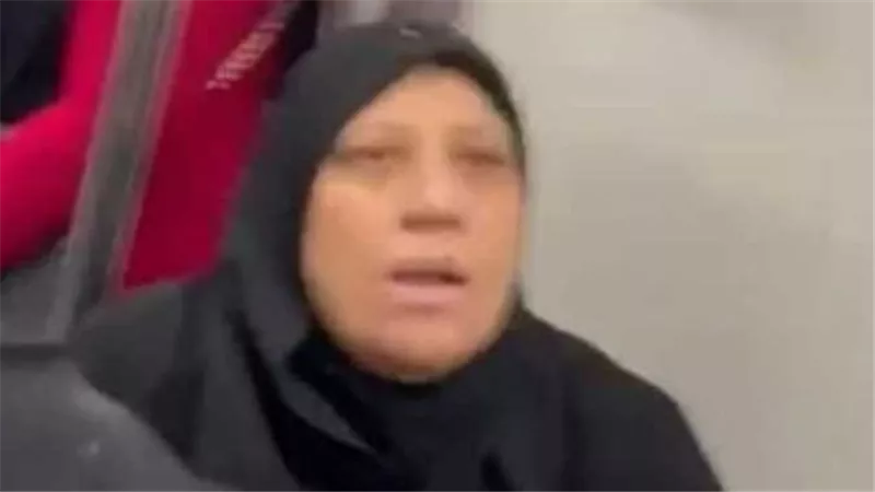 بمناظركم دي تتمسكوا دعارة.. تفاصيل صادمة في اعتداء سيدة على فتيات بمترو الأنفاق | فيديو
