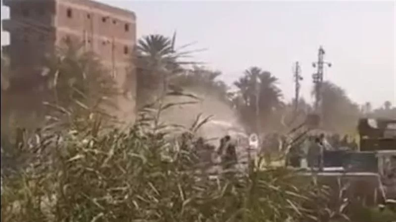 الأهالي يحطمون منزله.. تفاصيل هروب المستريح الرابع في أسوان | فيديو
