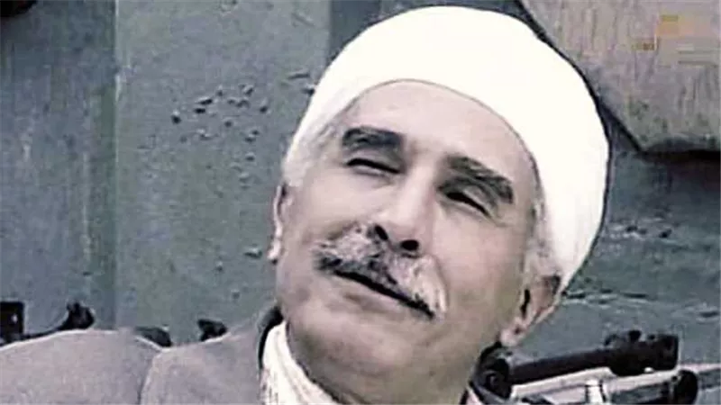 حالته النفسية سيئة.. نجل عبدالرحمن أبو زهرة يكشف تطورات الحالة الصحية لوالده