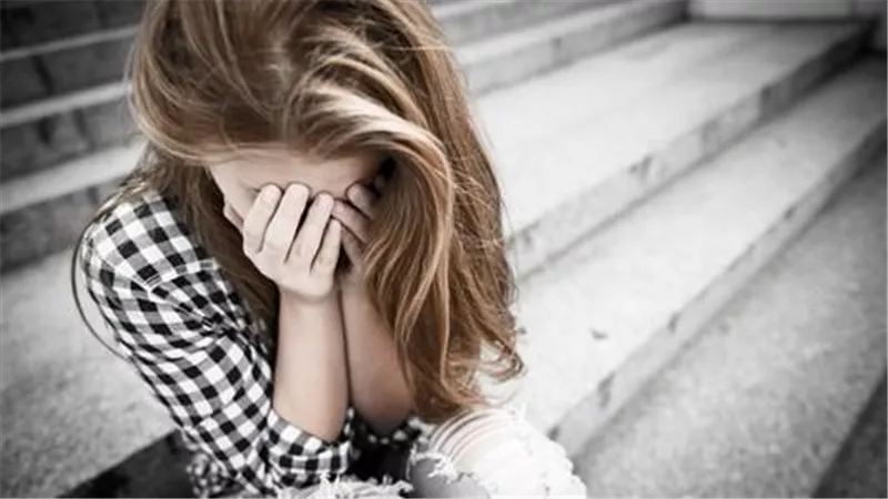 لن تتوقع..ما الذي يحدث للجسم عند كبت المشاعر؟