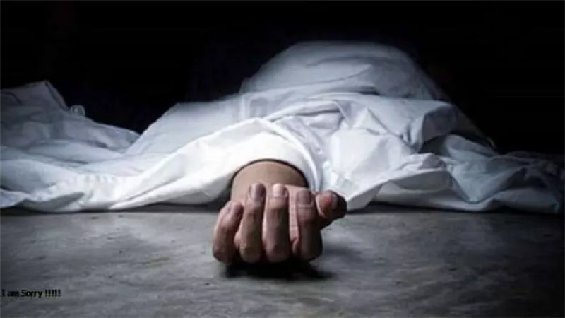 تعالى معايا وهديك فلوس.. تفاصيل علاقة محرمة بين مسن وشاب انتهت بجثة فوق السرير