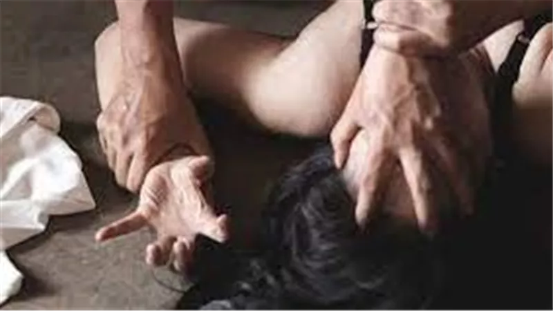 بتر جزء حساس بعد علاقة غير شرعية.. قرار جديد ضد ربة منزل وزوجها لاتهامهما بقتل مسن في الجيزة