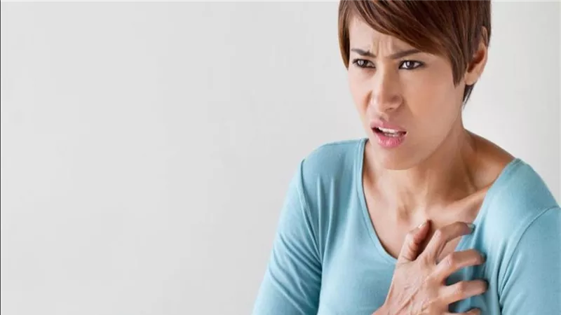 قد تتجاهلها النساء.. 10 علامات تحذيرية تدل على وجود مشكلة في القلب