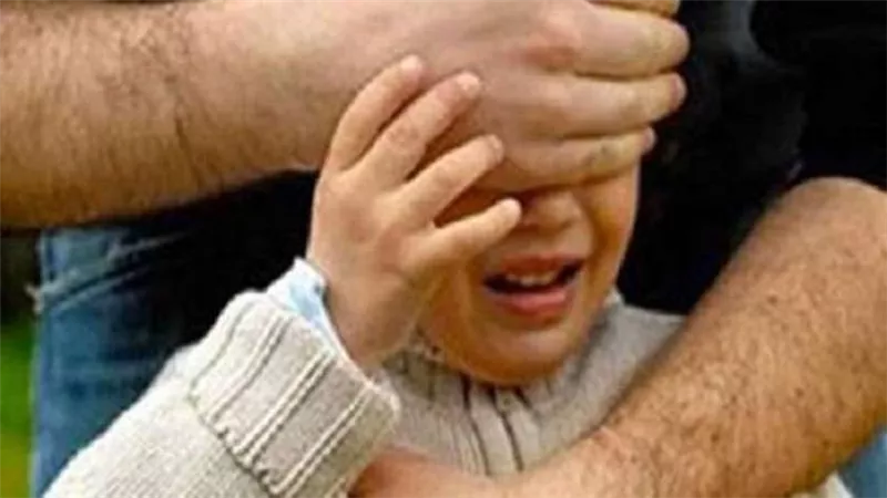  بسبب العقم.. ربة منزل تخطف طفلا بمساعدة شقيقها من شارع بالهرم