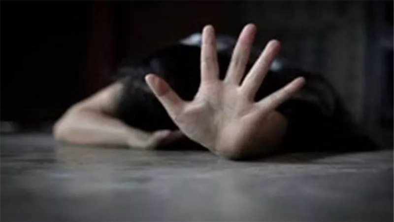 عاشر ابنته 8 سنوات.. تفاصيل مثيرة في الحكم بالسجن 15 عاما لعامل بالشرقية