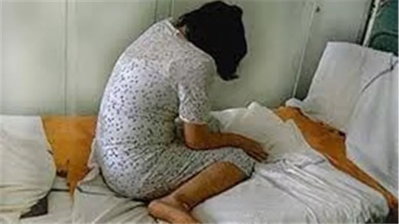 عمري ما حسيت اني خالها.. تفاصيل مثيرة في اغتصاب نقاش لابنة أخته بمساعدة شقيقته الثانية