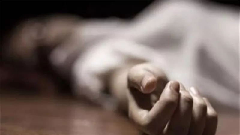 خنقها أمام المارة.. أب ينهي حياة ابنته فى الدقهلية