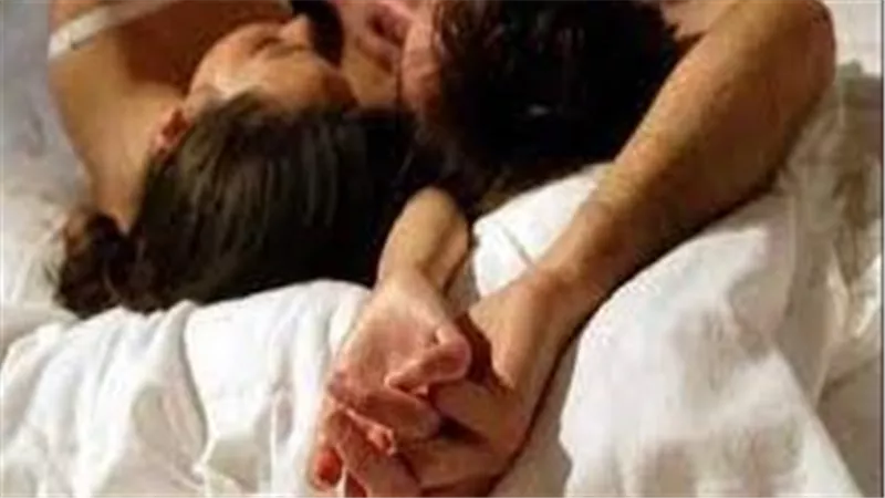 أصوات غريبة والزوجة في أحضان العشيق.. تفاصيل صادمة جديدة في مصرع ربة منزل في عين شمس