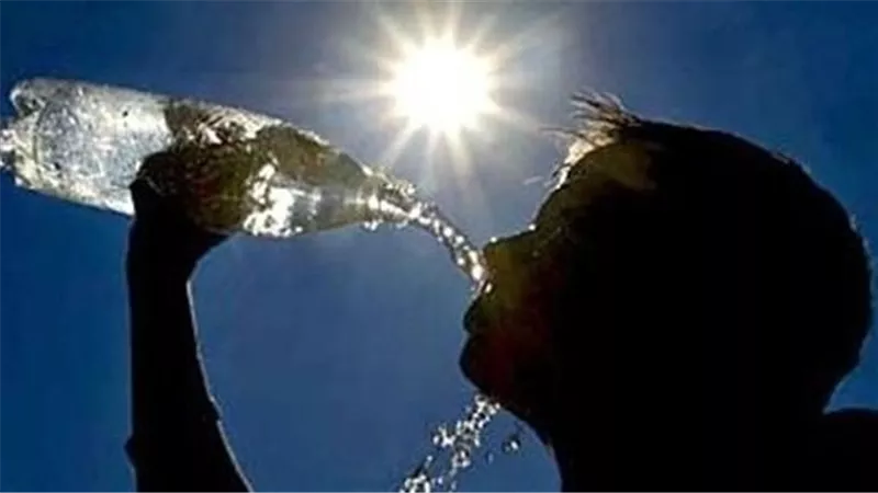 الصحة تحذر من 9 أعراض تشير إلى خطر يهدد الحياة