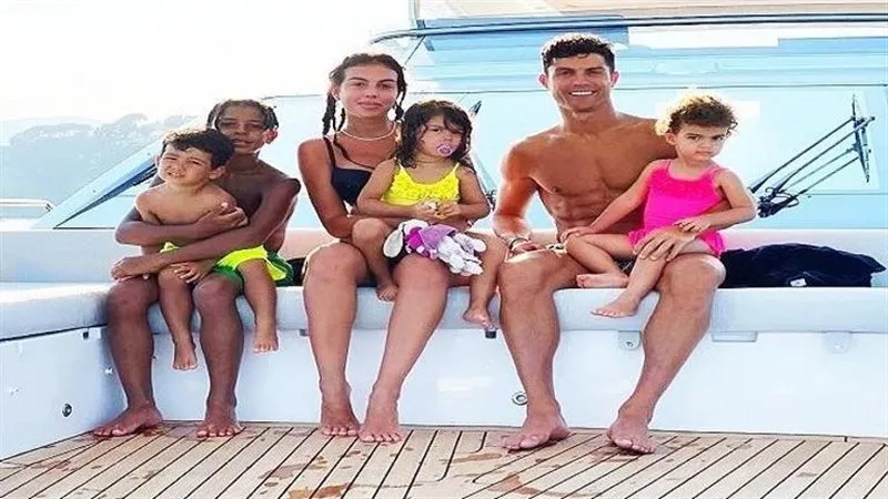 مبلغ خرافي.. كم أنفق كريستيانو رونالدو لقضاء عطلته الصيفية؟
