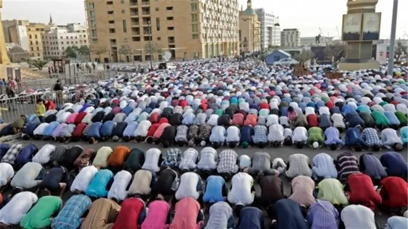 الأوقاف تكشف حقيقة إلغاء صلاة العيد في الساحات والمساجد الكبرى