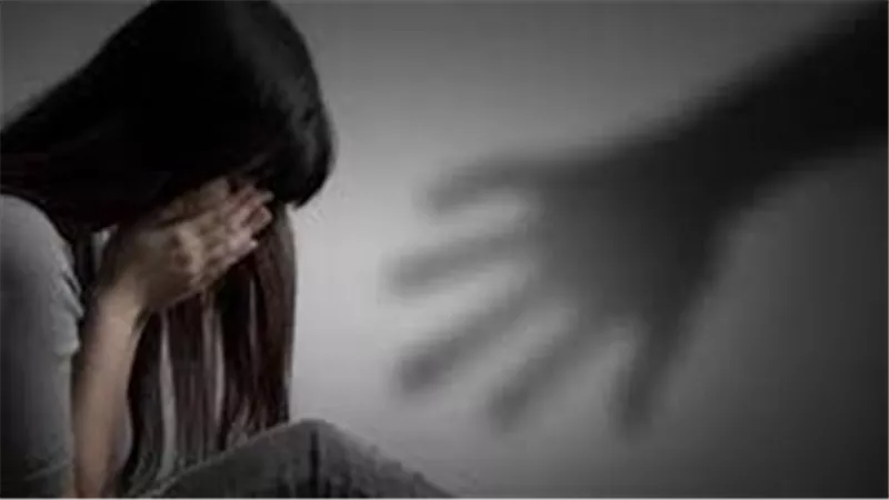 كلام خارج ولمس مناطق حساسة.. المشدد 7 سنوات لمدرس في التحرش وهتك عرض طبيبة وصيدلانية ببنها