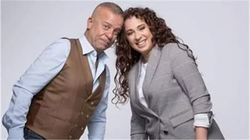 من إلغاء متابعة للغزل..القصة الكاملة لخلاف شريف منير وابنته أسما | شاهد