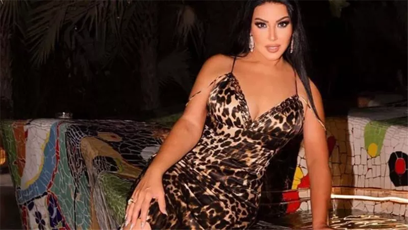 هنعيش كام مرة..وصلة رقص لـ سمية الخشاب على أغنية عمرو دياب | شاهد