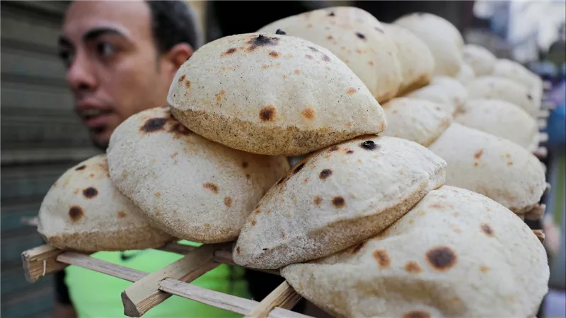 بعد تحريك البنزين والسولار..حقيقة رفع سعر رغيف الخبز 