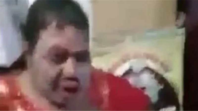 بقميص نوم ومكياج... مقطع فيديو لتجريسة شاب بالفيوم يثير غضب السوشيال | شاهد