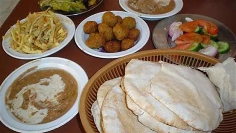 يا بلاش..فطار فول وطعمية بـ1200 جنيه في الساحل الشمالي | شاهد