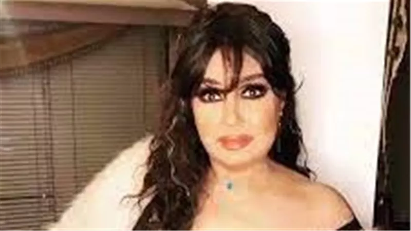 بحبكم أوي.. وصلة رقص لـ فيفي عبده على أنغام «سلامات ياهوى» | شاهد 