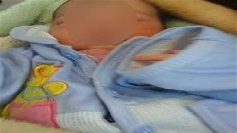 أبوه شك في نسبه.. سيدة تلقي طفلها الرضيع في منزل مهجور بالقليوبية 