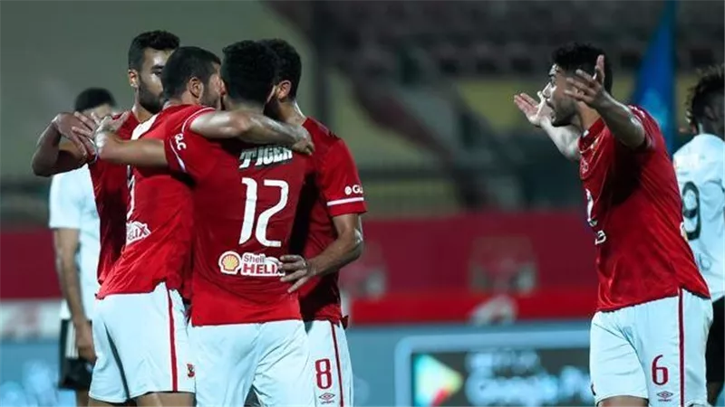  رسميًا.. سيد عبدالحفيظ يعاقب رباعي الأهلي بسبب عبدالباسط حمودة