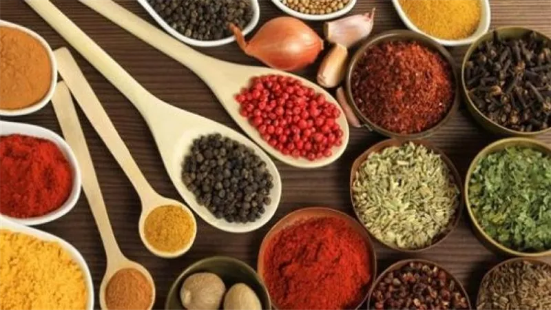  مشاكلها الصحية كتيرة..استشاري تغذية يحذر من البهارات الجاهزة