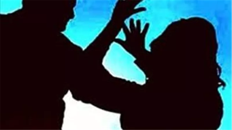 كبل يديها وقدميها بحبل واعتدى عليها.. الحكم بالمؤبد للمتهم بقتل زوجته في المنيرة