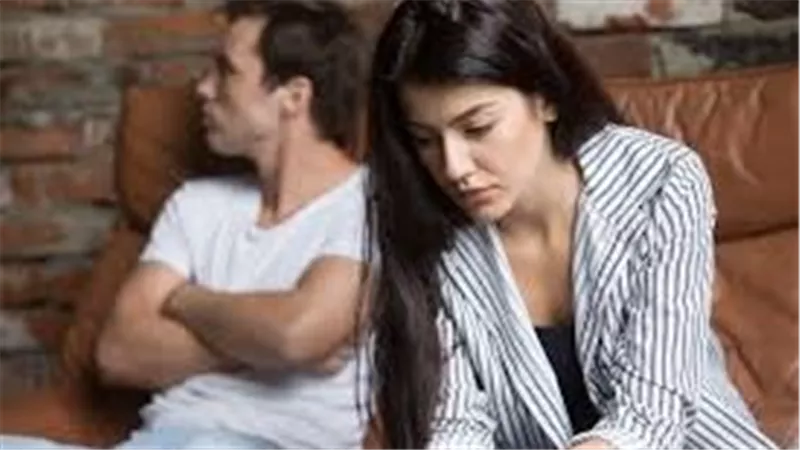 العاشق المزيف.. زوج يخدع زوجته بأكاونت وهمي والنتيجة صادمة