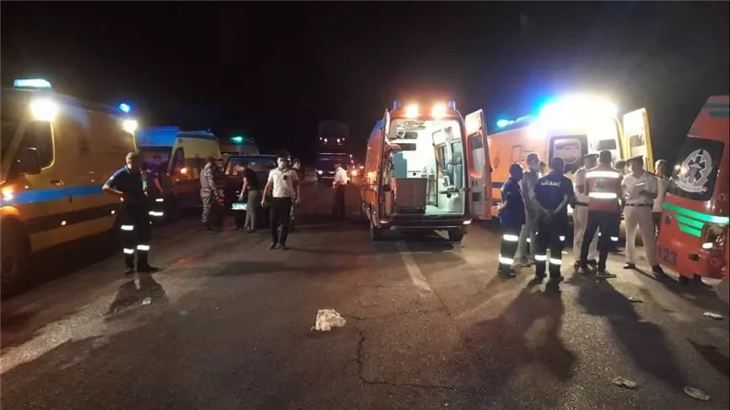 17 قتيلا في لحظة.. ماذا حدث في حادث الطريق الصحراوي بسوهاج؟