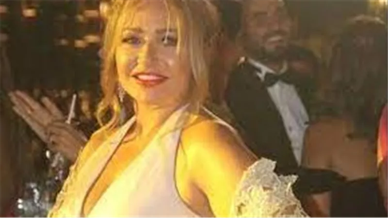 أشعلت مواقع التواصل..وصلة رقص لـ ليلى علوي مع عمرو دياب | فيديو