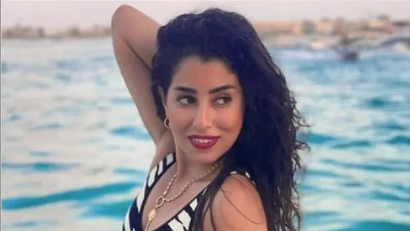 بعد زواج 7 سنوات.. تفاصيل طلاق آيتن عامر من زوجها محمد عز العرب