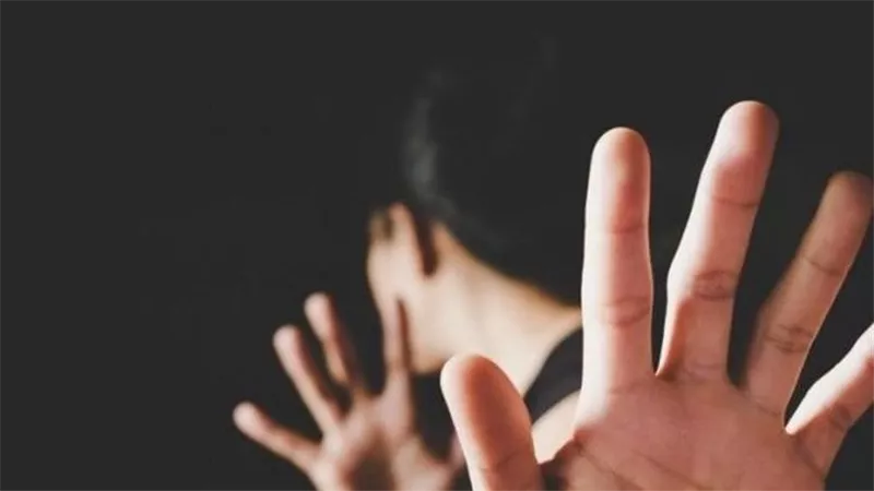 مقطع فيديو فضحه.. تفاصيل الحكم بالسجن المشدد 3 سنوات للمتهم بتتبع طفلة والتعدي عليها في شبرا الخيمة