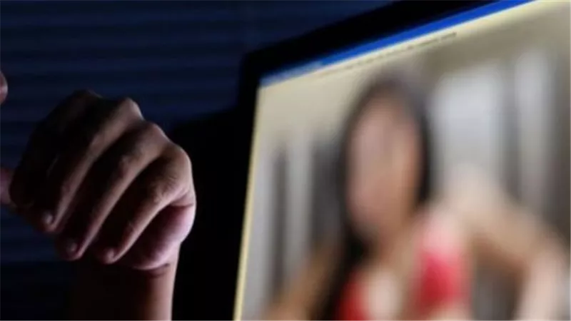 هتجوزك يفضحك.. تفاصيل مثيرة في تهديد مدير تصوير سينمائي لفتاة تحت التدريب