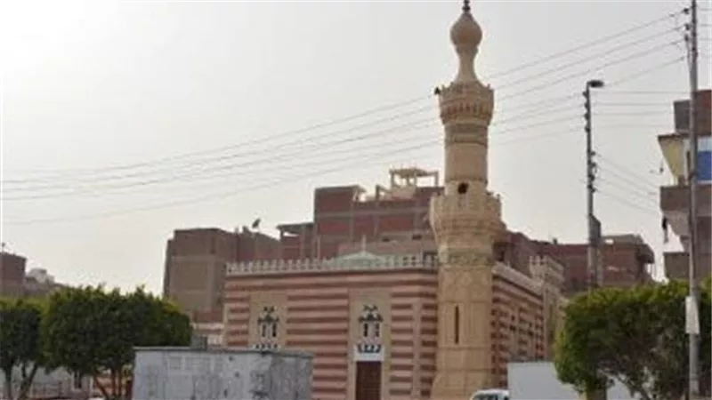قال للمصلين «اللي مش عاجبه كلامي يمشي».. تفاصيل الحكم على إمام مسجد بالإسماعيلية