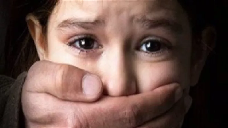 في عشة الفلاحين.. القصة الكاملة لتحرش شاب بطفلة في الصف الـ 5 الإبتدائي
