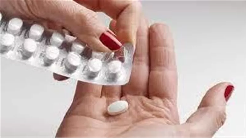 هذه هي الطريقة الأمثل.. دراسة تكشف أننا نتناول الدواء بشكل خاطئ