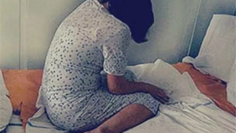 تهنئة على فيسبوك كشفت المستور.. الزوج الطبيب يخون زوجته مع الممرضة وخطة محكمة لفضحه
